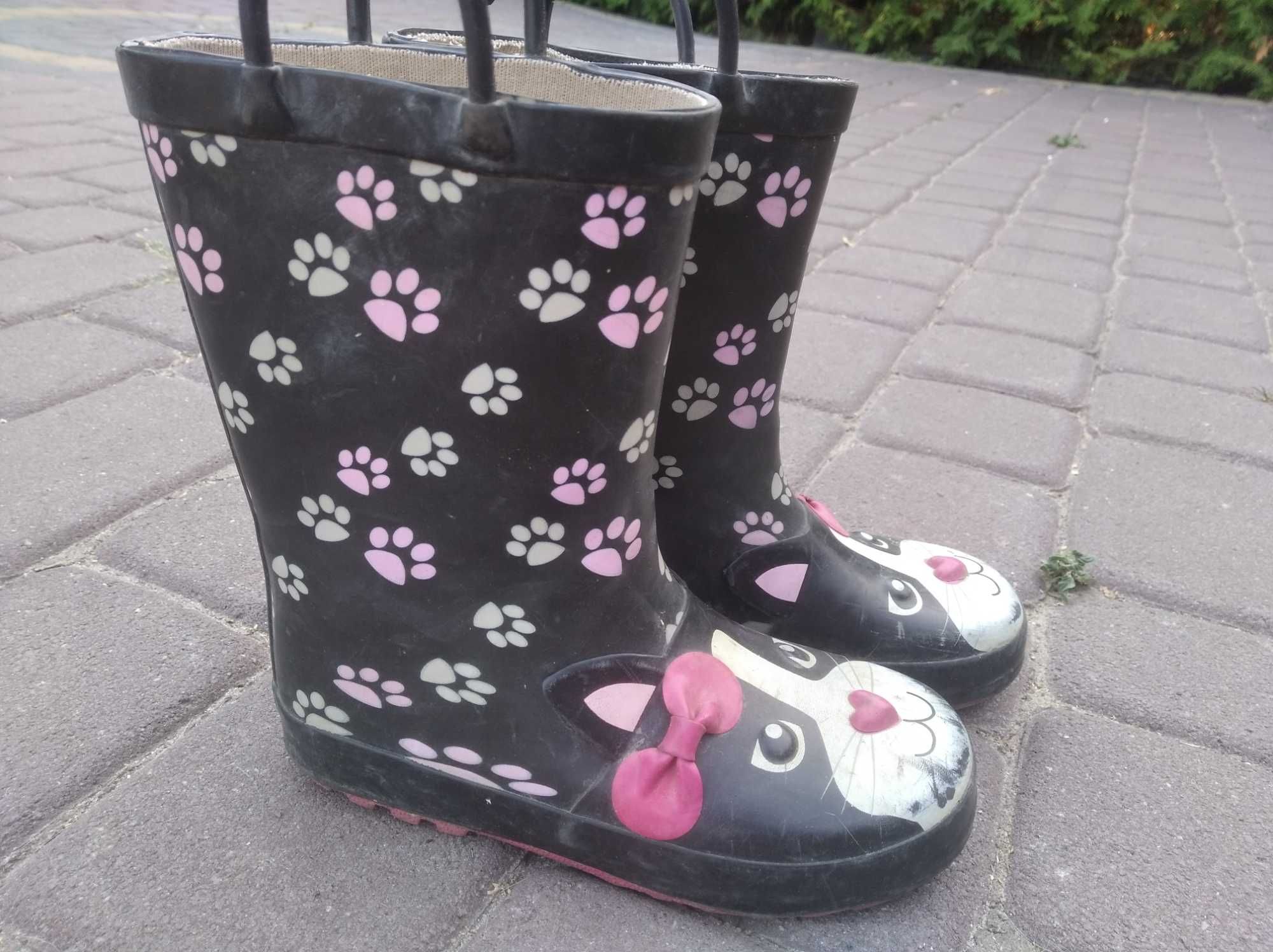 Гумові чоботи для дівчинки з котиком. резинові чобітки