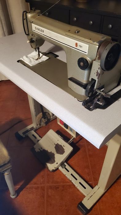 Máquina costura industrial