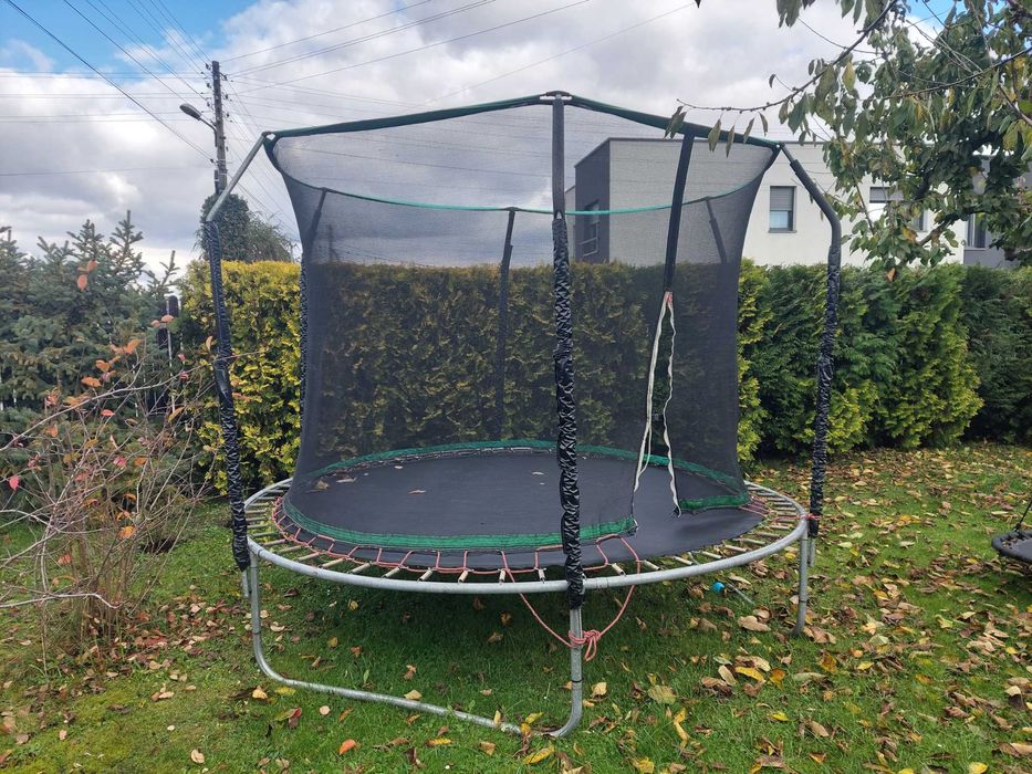 Trampolina do ogrodu