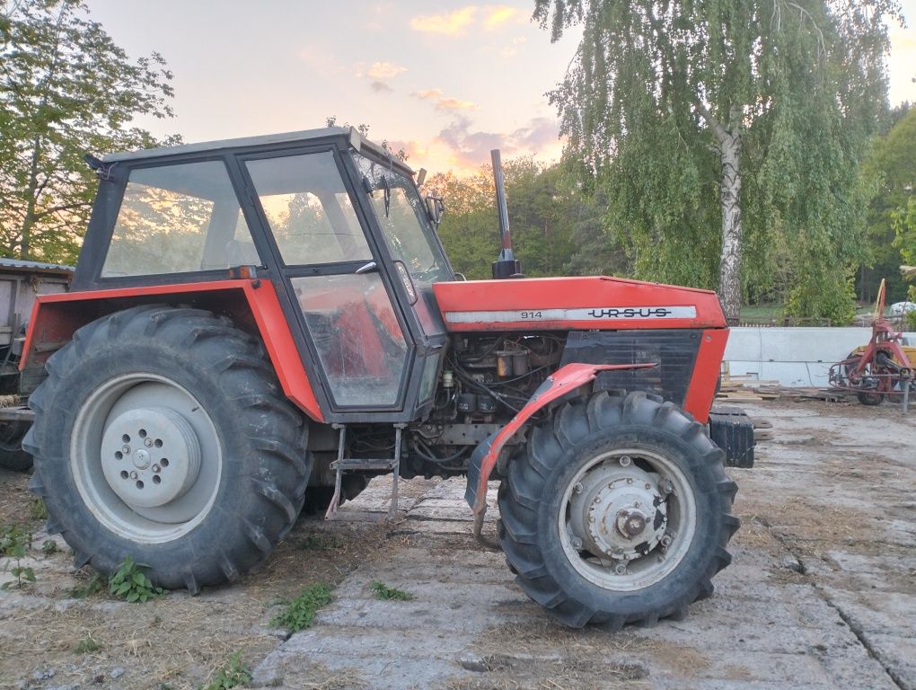 Ursus         902 z przednim napędem