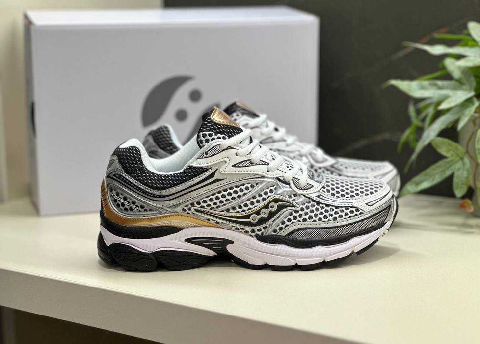 Чоловічі кросівки Saucony Progrid Omni 9 топ якість