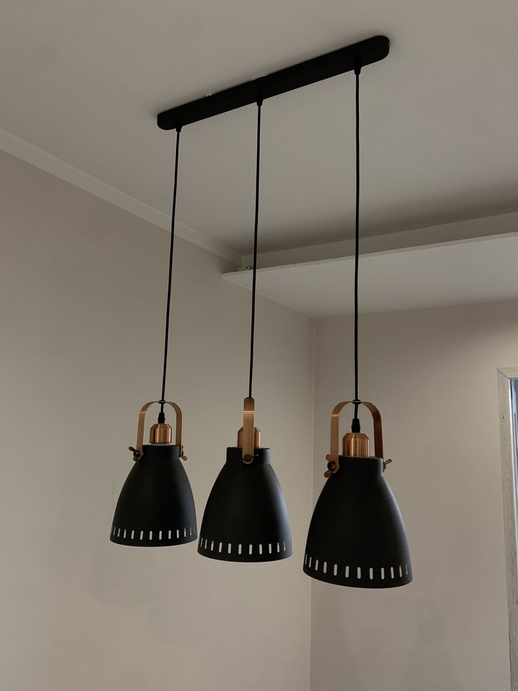 Lampa wisząca z trzema punkami