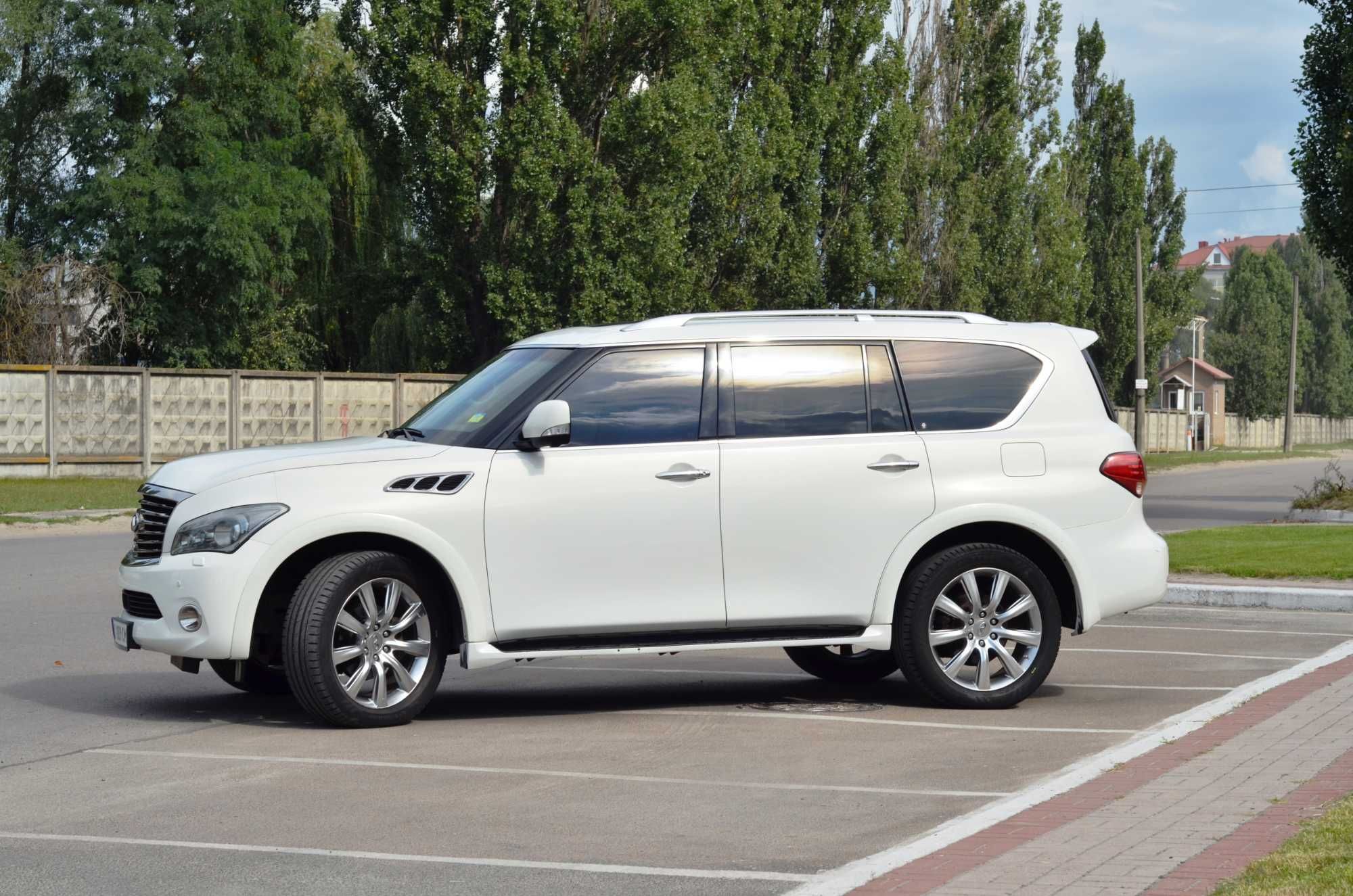 Продам Infiniti QX56 Официальное авто 2012 год