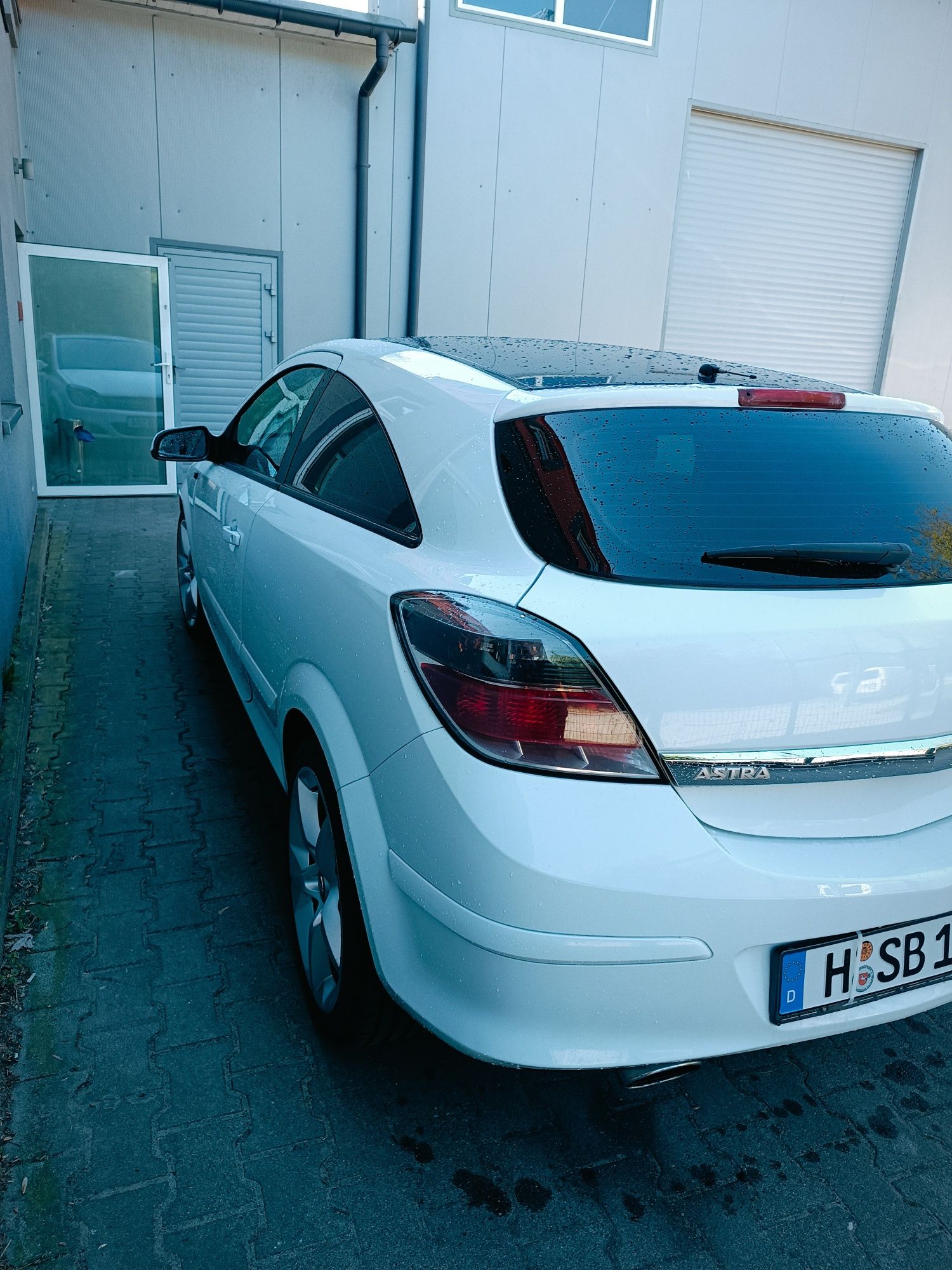 Opel Astra GTC 1.7 CDTI