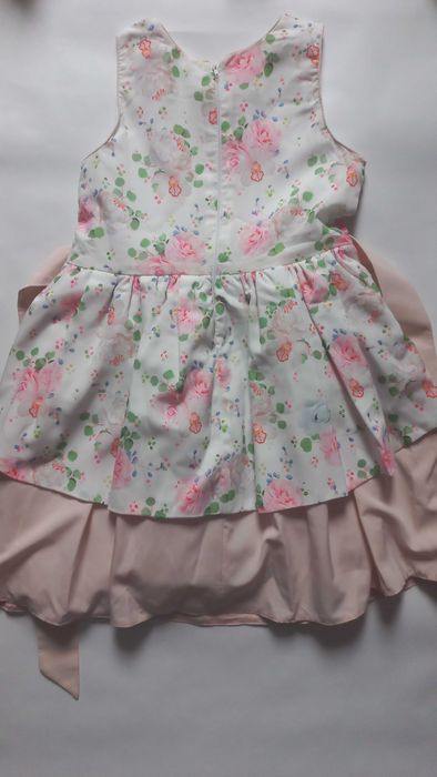 Святкова сукня для дівчинки