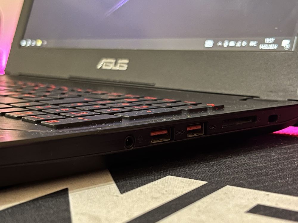 ASUS ROG i5 6300HQ / 8gb / GTX 970 / 128gb/ 1tb