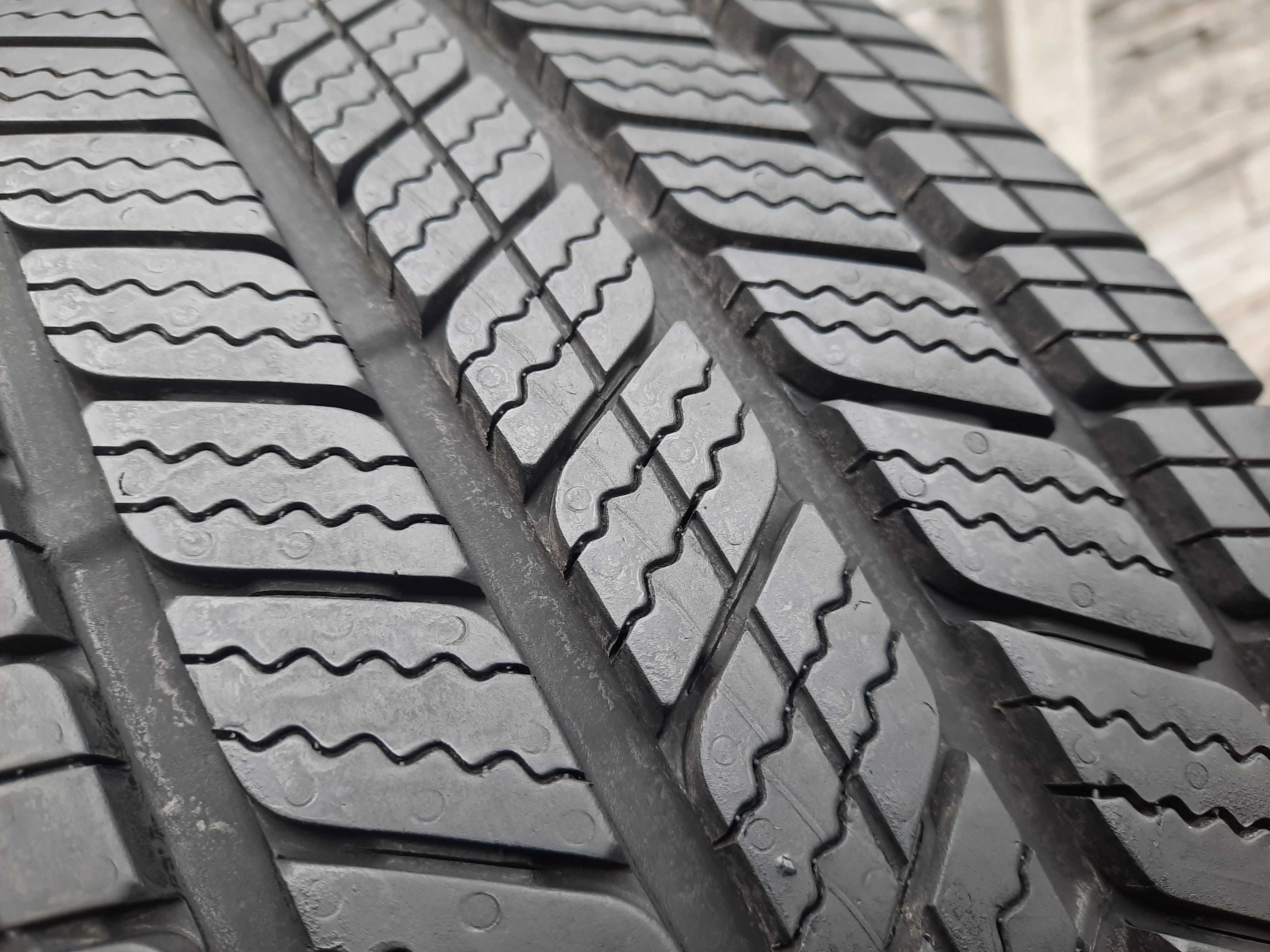 Opona JAK NOWA całoroczna 215/50 R18 Bridgestone Turanza LS100