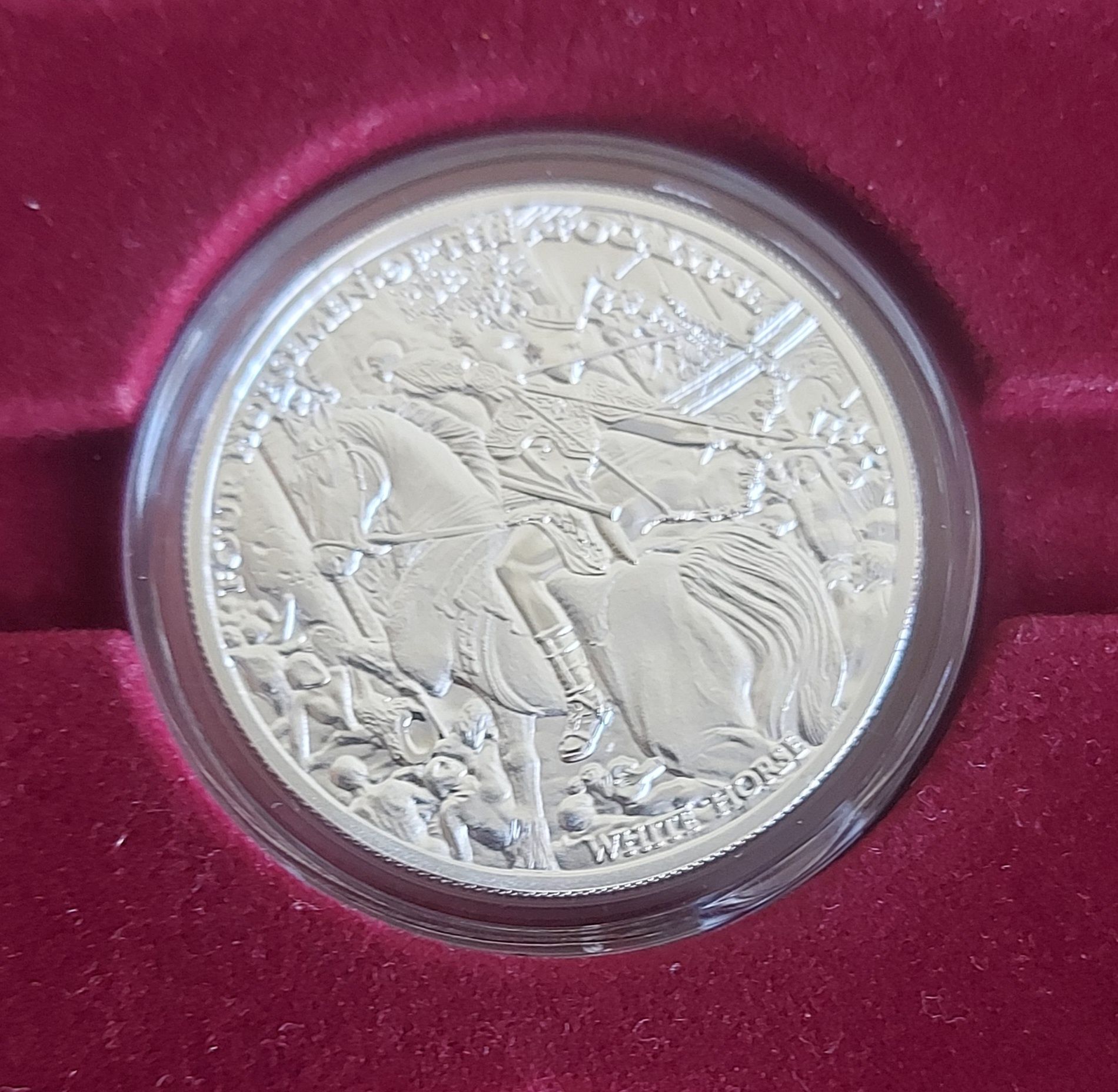 Серебряная монета Всадники Апокалипсиса.Белый конь