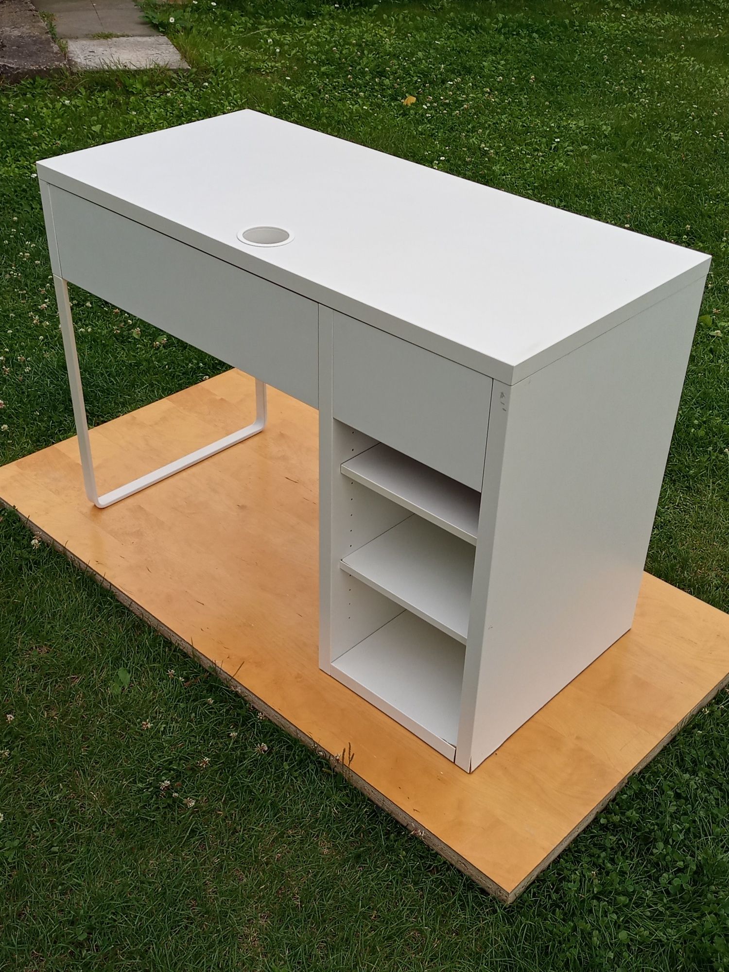 IKEA MICKE biurko z szafką dwie szuflady 105x50 BIAŁE dostawa czyste