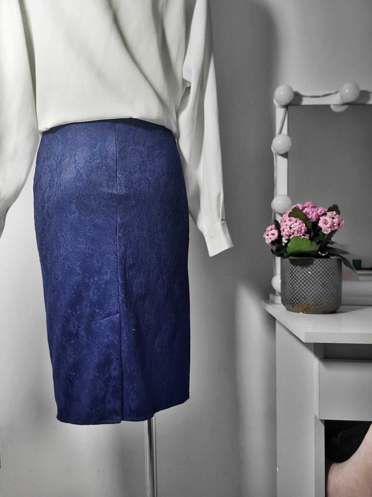 Elegancka granatowa spódnica koronkowa rozcięcie plus size 48