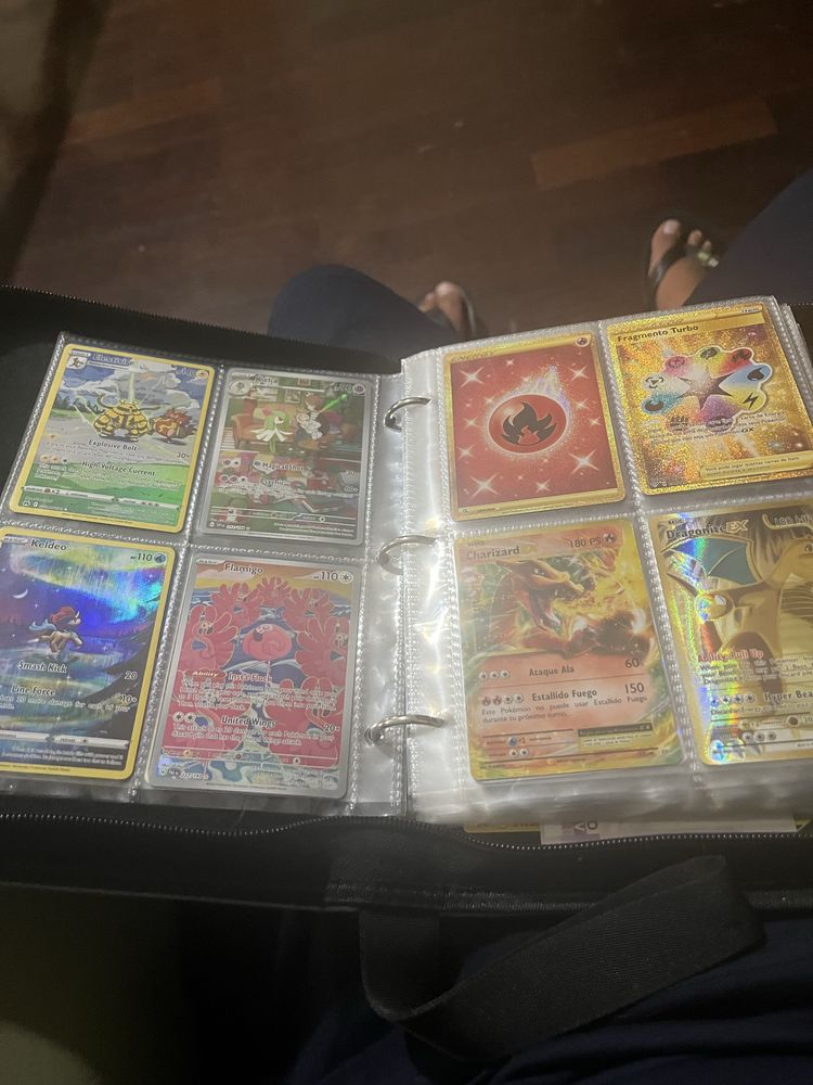 Binder de cartas pokemon