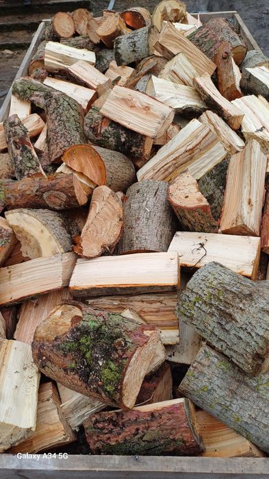 Sprzedam drewno  łupane suche