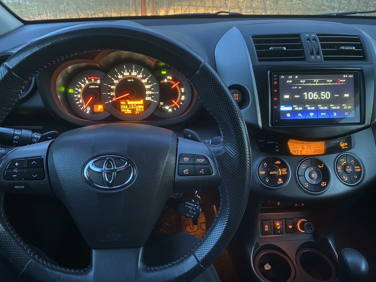 Продам Toyota RAV4 2010 2.0газ/бенз