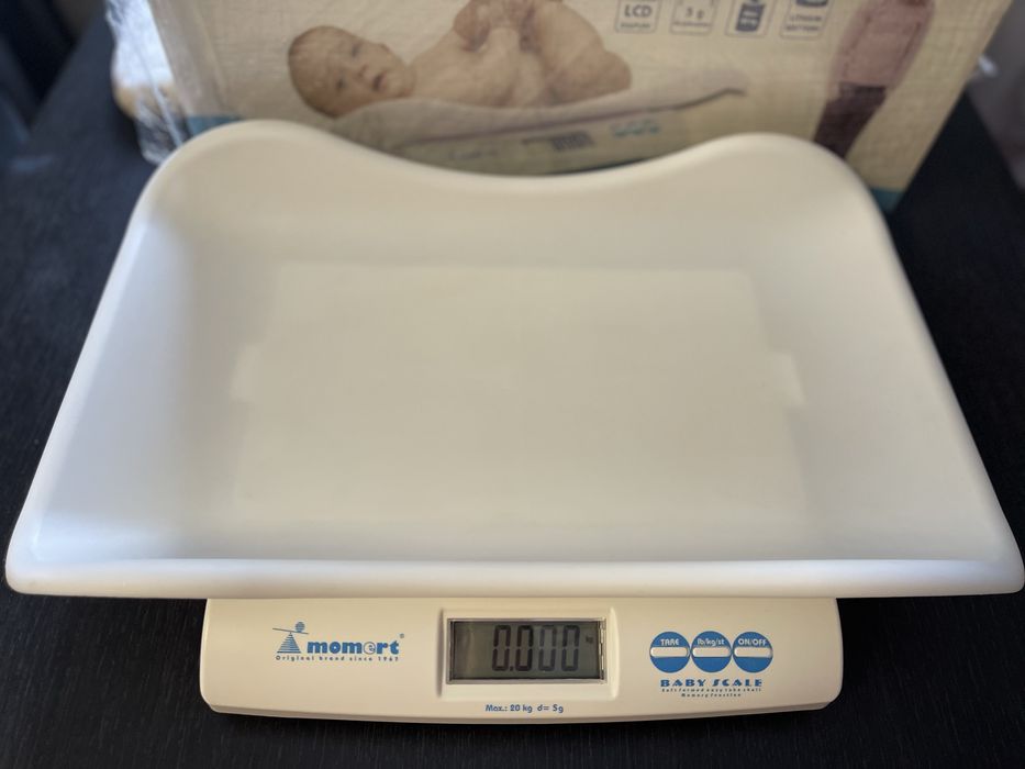Ваги для зважуваня немовляти Momert