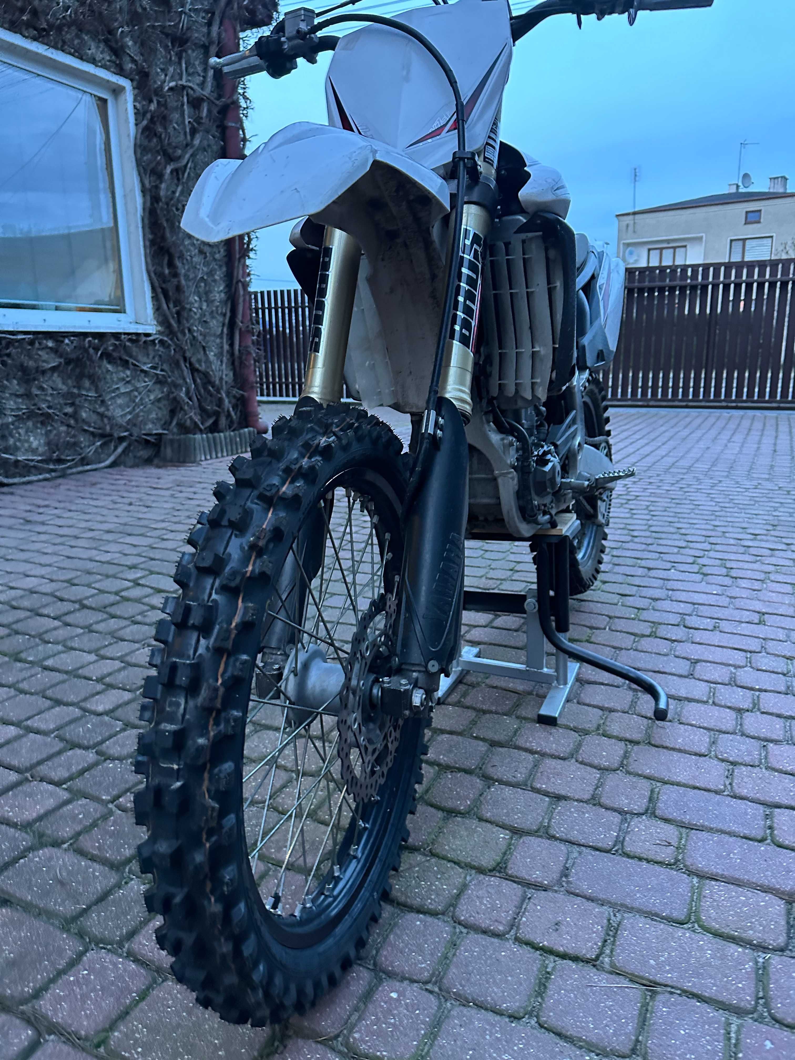 Yamaha YZF 450 cross enduro niski przebieg motor po dużym serwisie