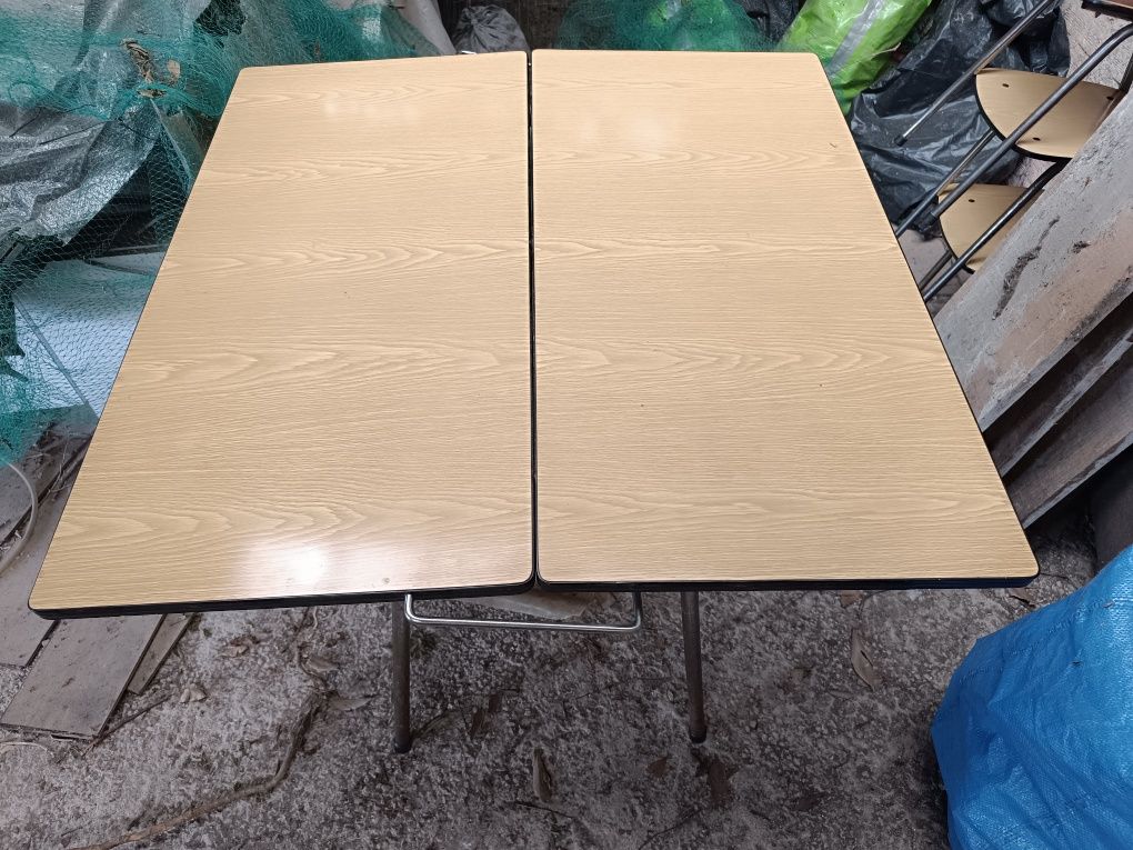 Mesa de cozinha antiga