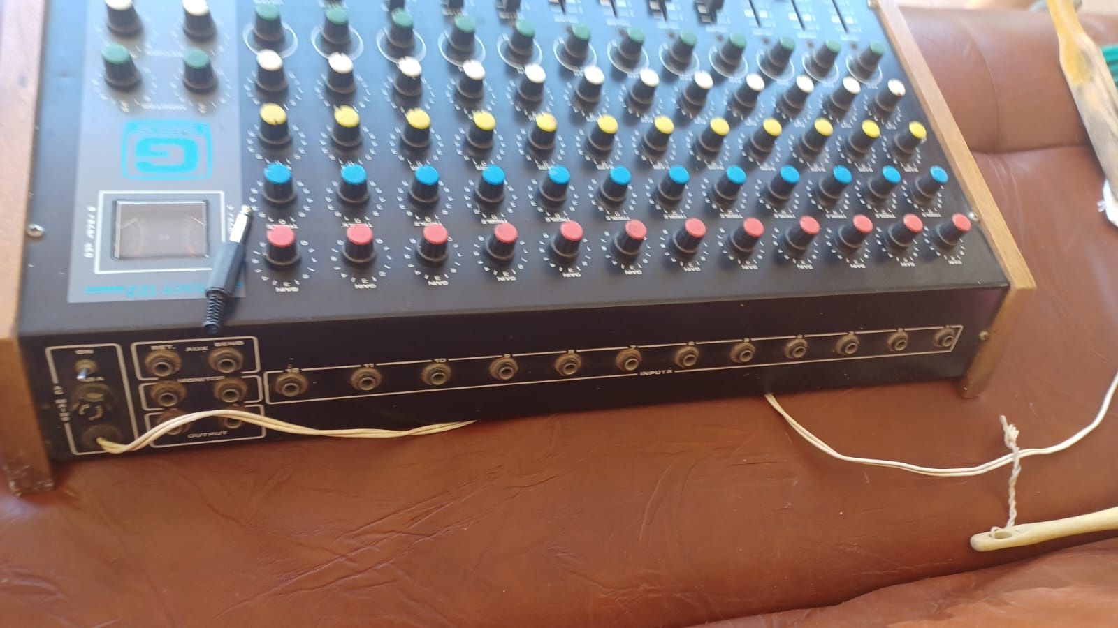 Mesa de mistura com 12 pistas
