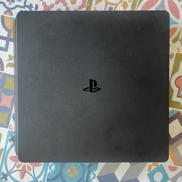 Playstation 4 Slim 1Tb
