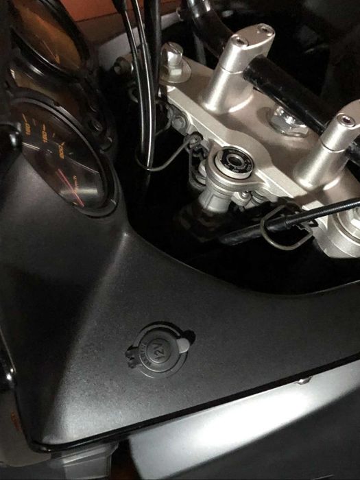 Suzuki V Strom DL 650 top case givi