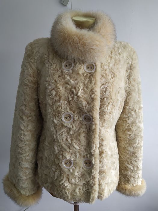 Полушубок жіночий