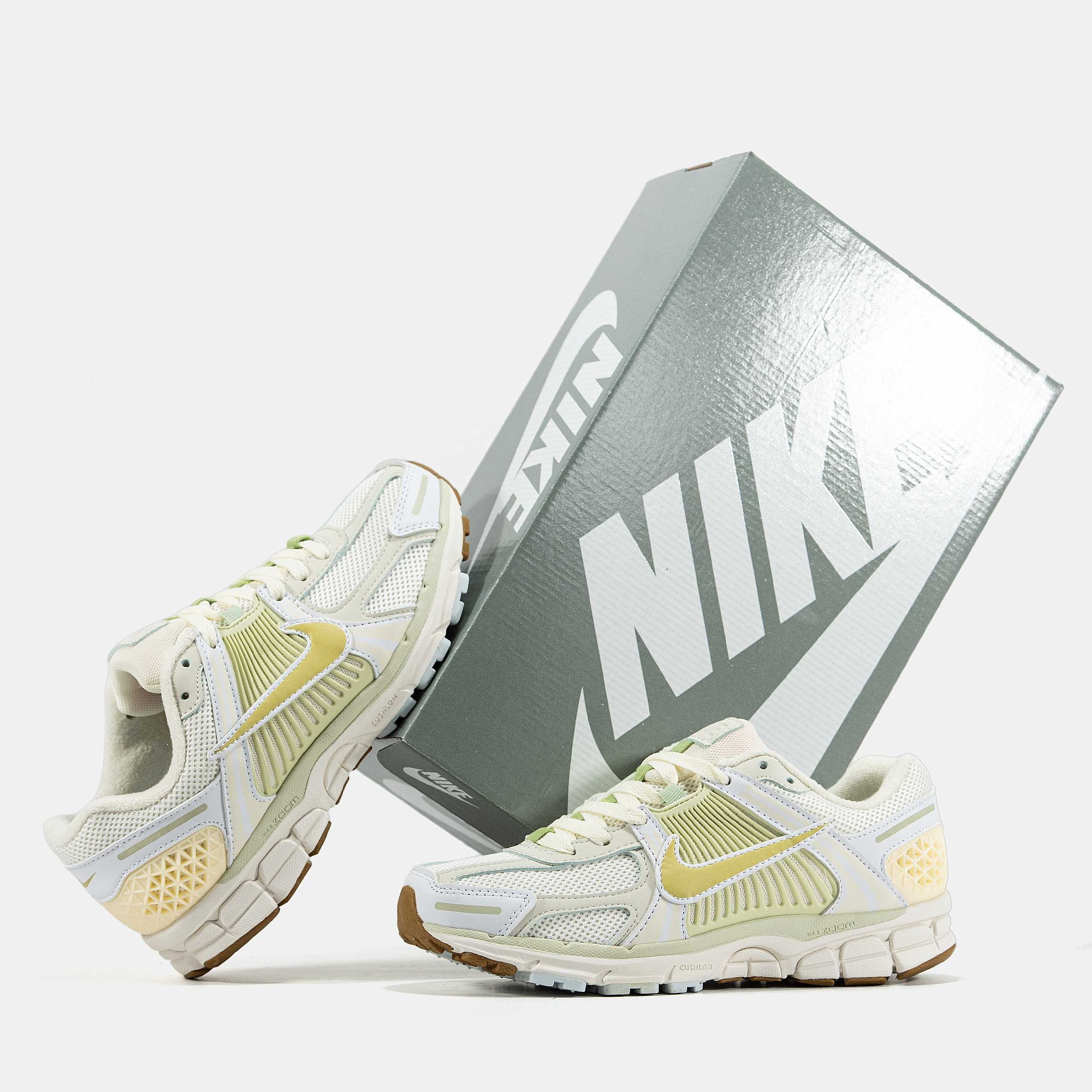 Кросівки Nike Zoom Vomero 5 White/Gold premium