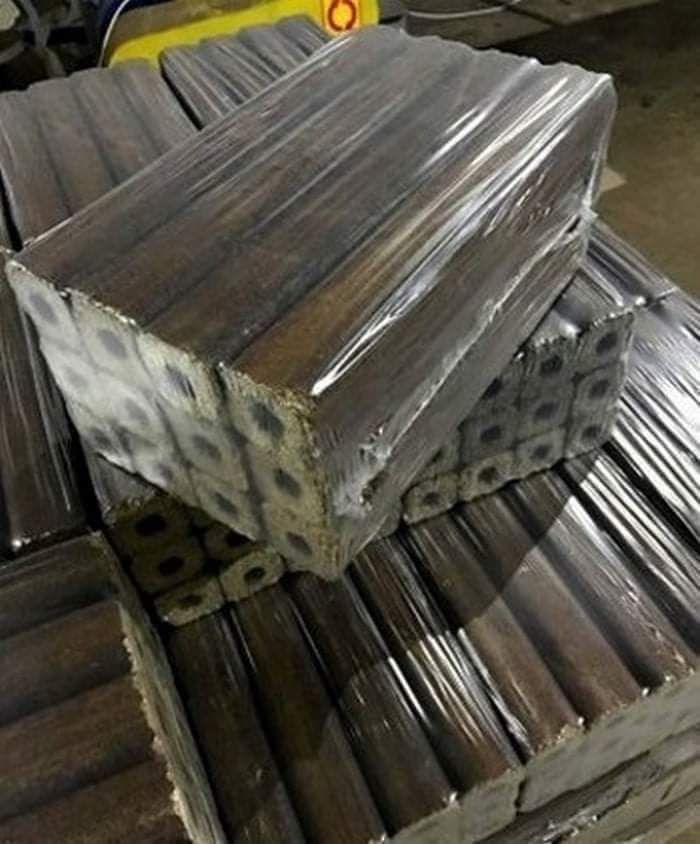 Продам паливні деревинно-тирсові брикети Піні Кей з дуба.  Розмір 5 см
