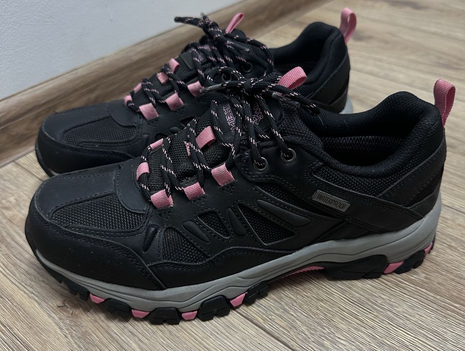 Трекінгові кросівки Skechers