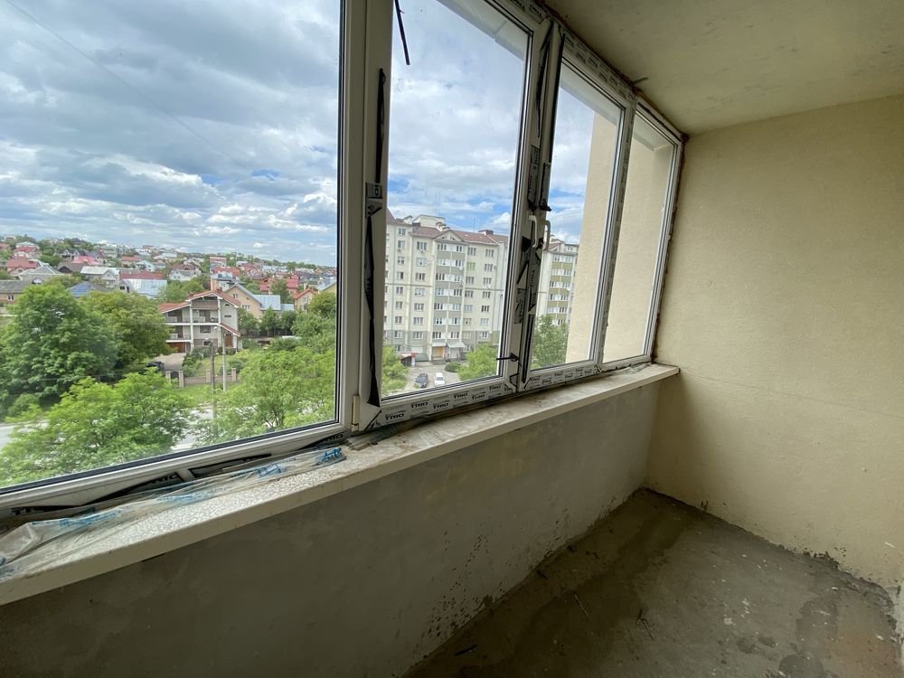 ТЕРМІНОВИЙ ПРОДАЖ видової 3х-кімнатної квартири по вул. Тролейбусна.