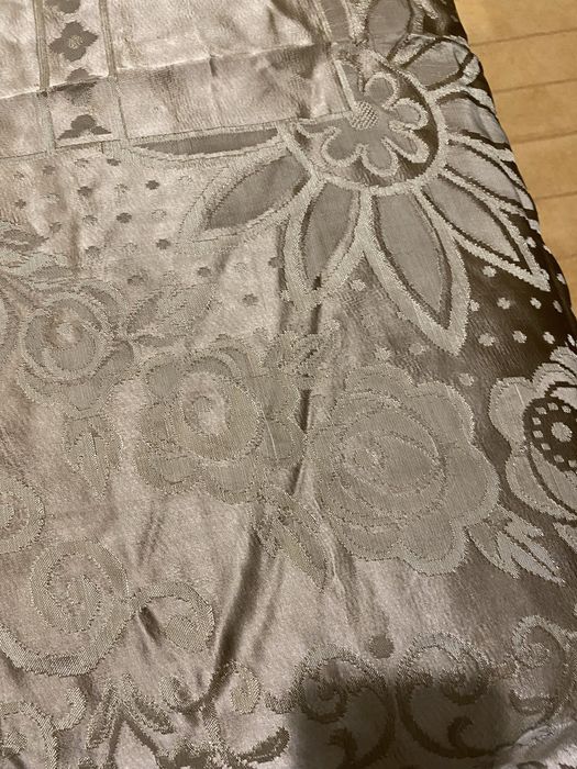 Colcha de seda dourada