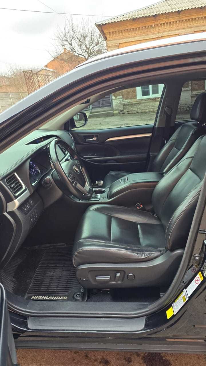 Продам TOYOTA  Highlander 2018