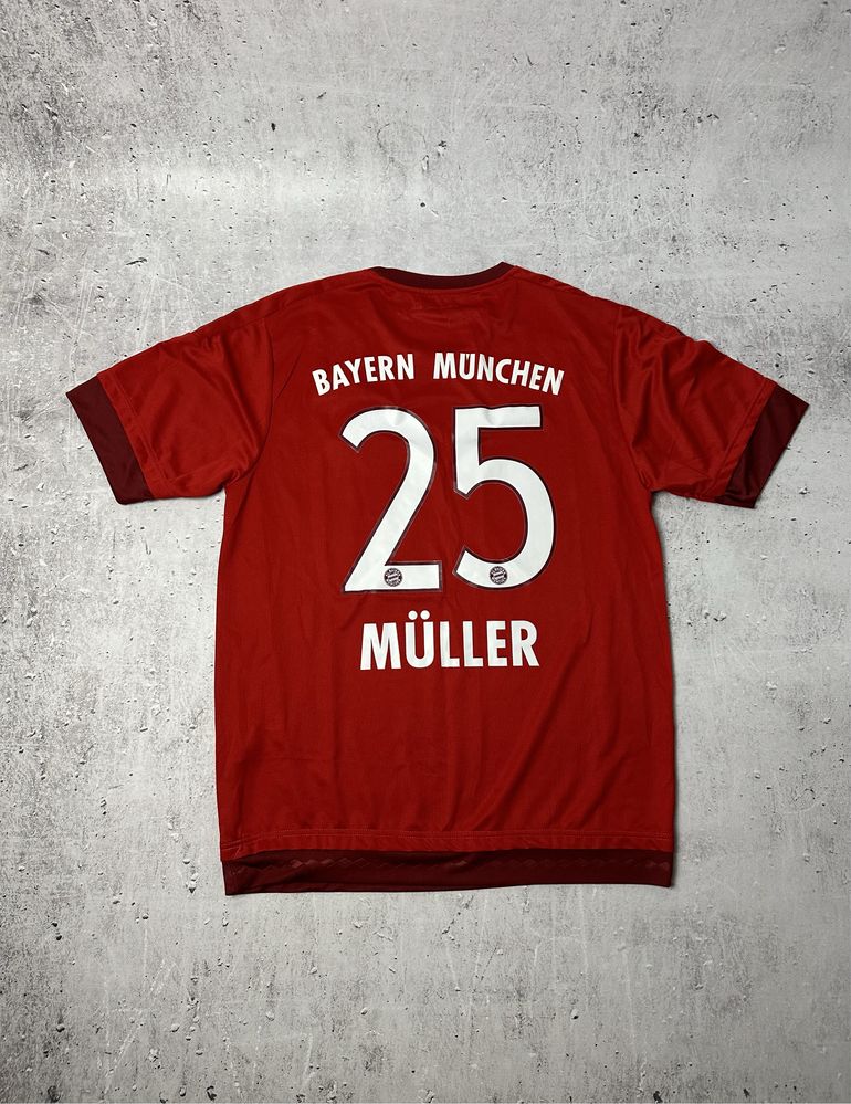 Adidas T Shirt FC Bayern  Size XL
