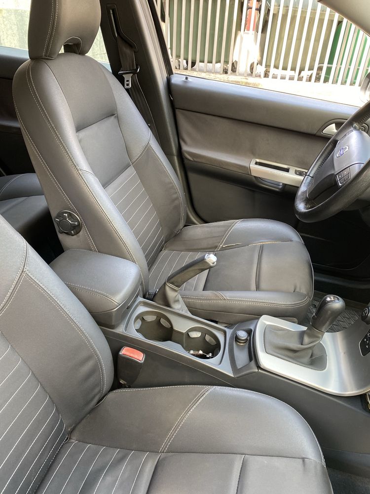 Volvo v50 2007 usado