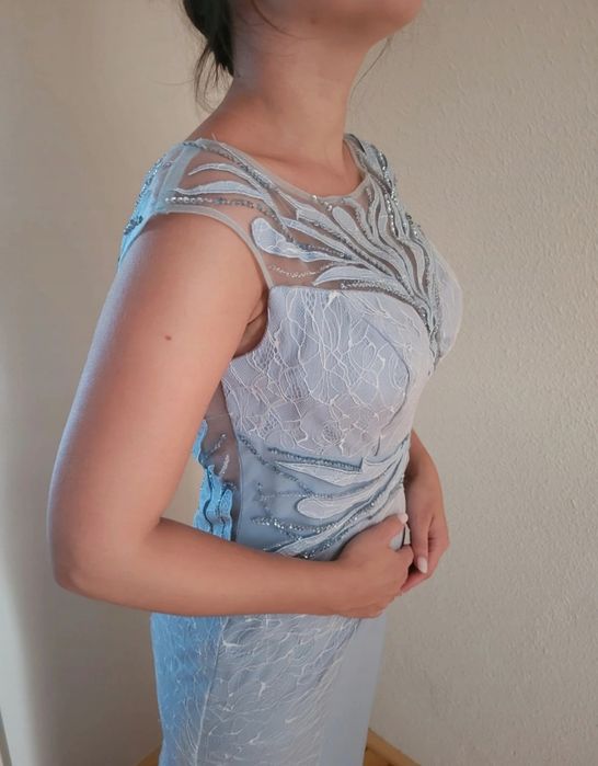 Długa sukienka wizytowa