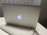 MacBook Air 126 GB 13’ szary + myszka Magic Mouse od apple