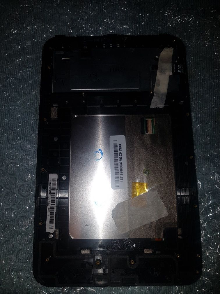 Новый жк дисплей с рамкой и сенсором.А 3000 lenovo.