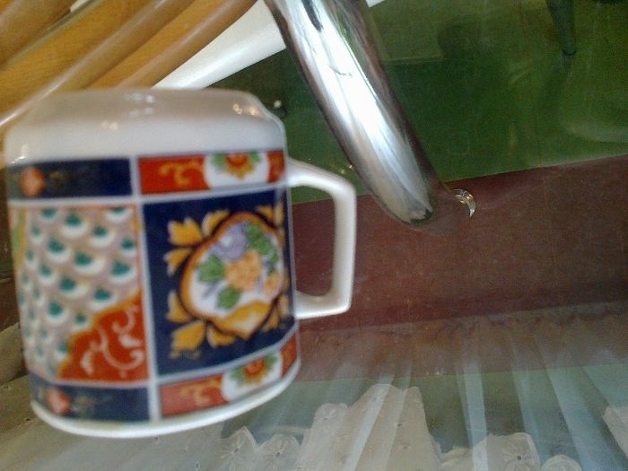японские фарфоровые кофейные 2 чашечки + 1 китайская