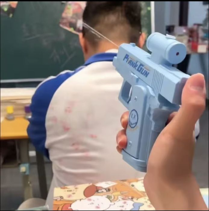 Пистолет пранк водный