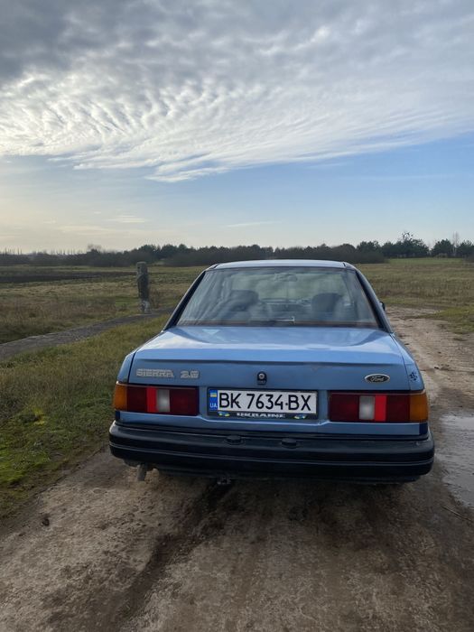 Машина форд сієра