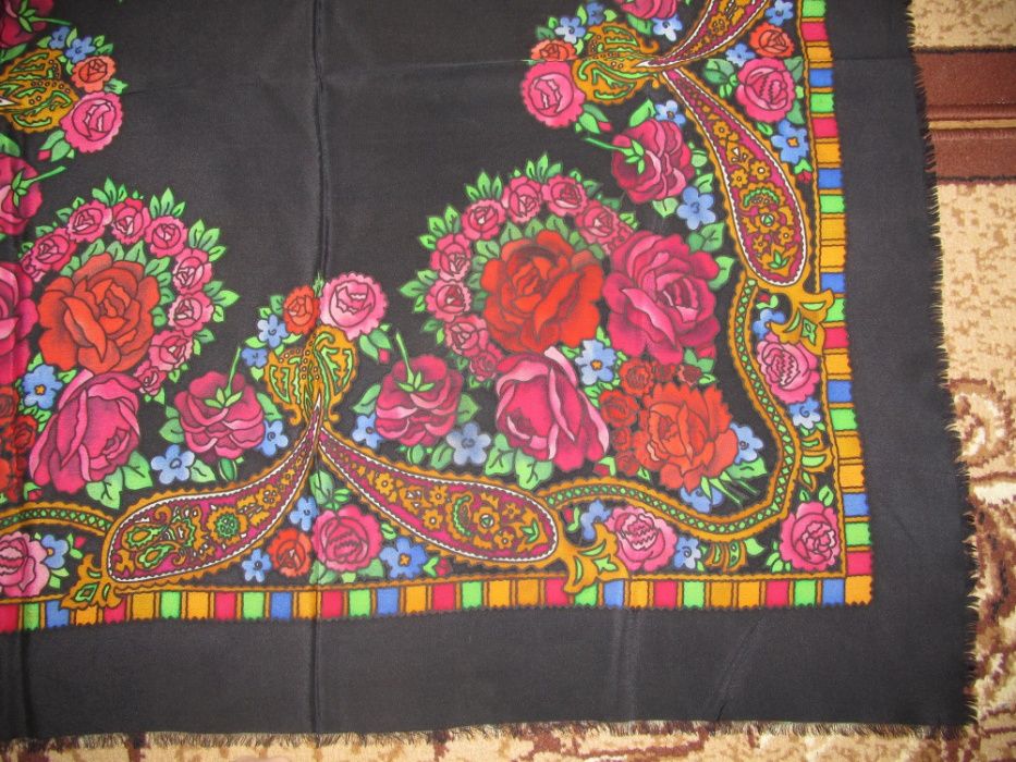 Продам платок на голову 90х87