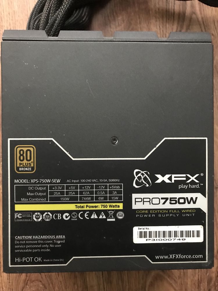 Блок живлення XFX 750 W 80 Plus Bronze 2x8 та 2х6 відеокарта