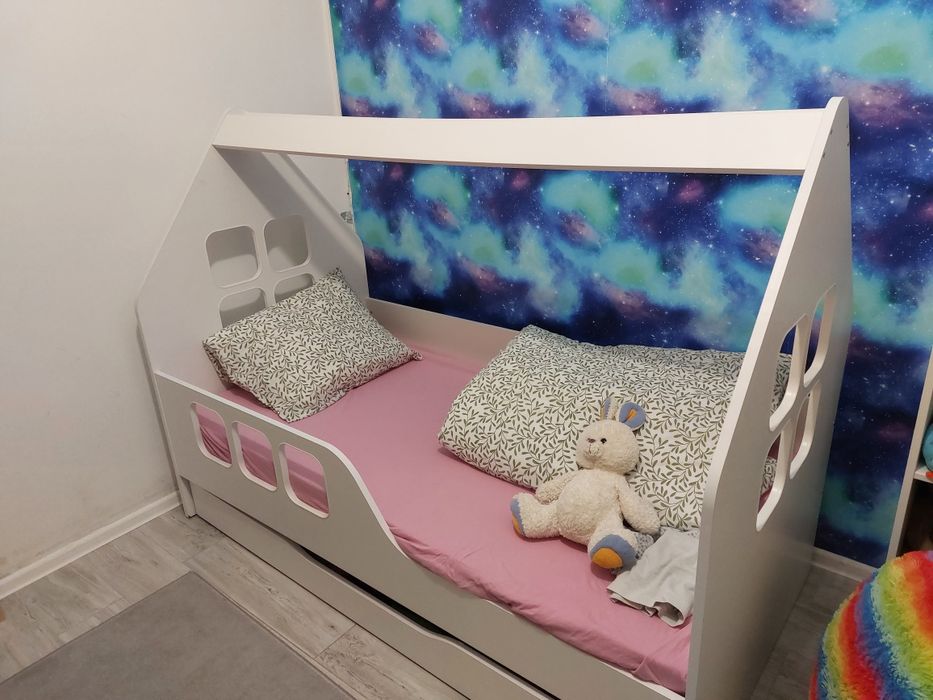 Łóżeczko dziecięce  domek