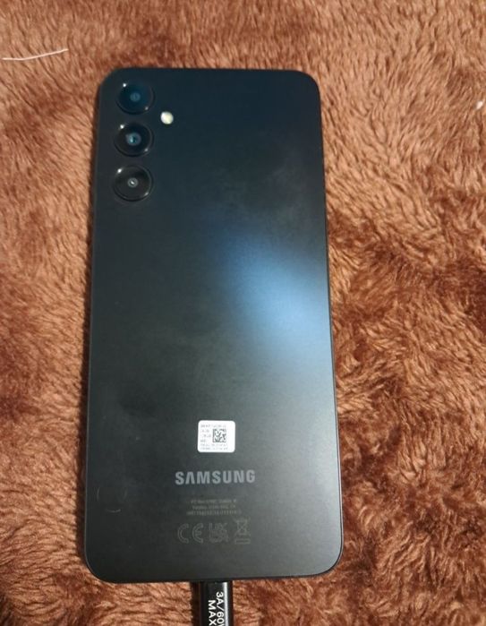 Vende telemóvel usado tem um uso de 2 mês porque comprei outro e parei