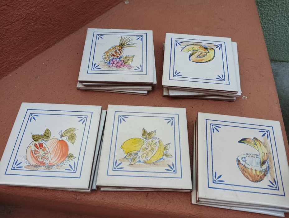 Azulejos pequenos antigos