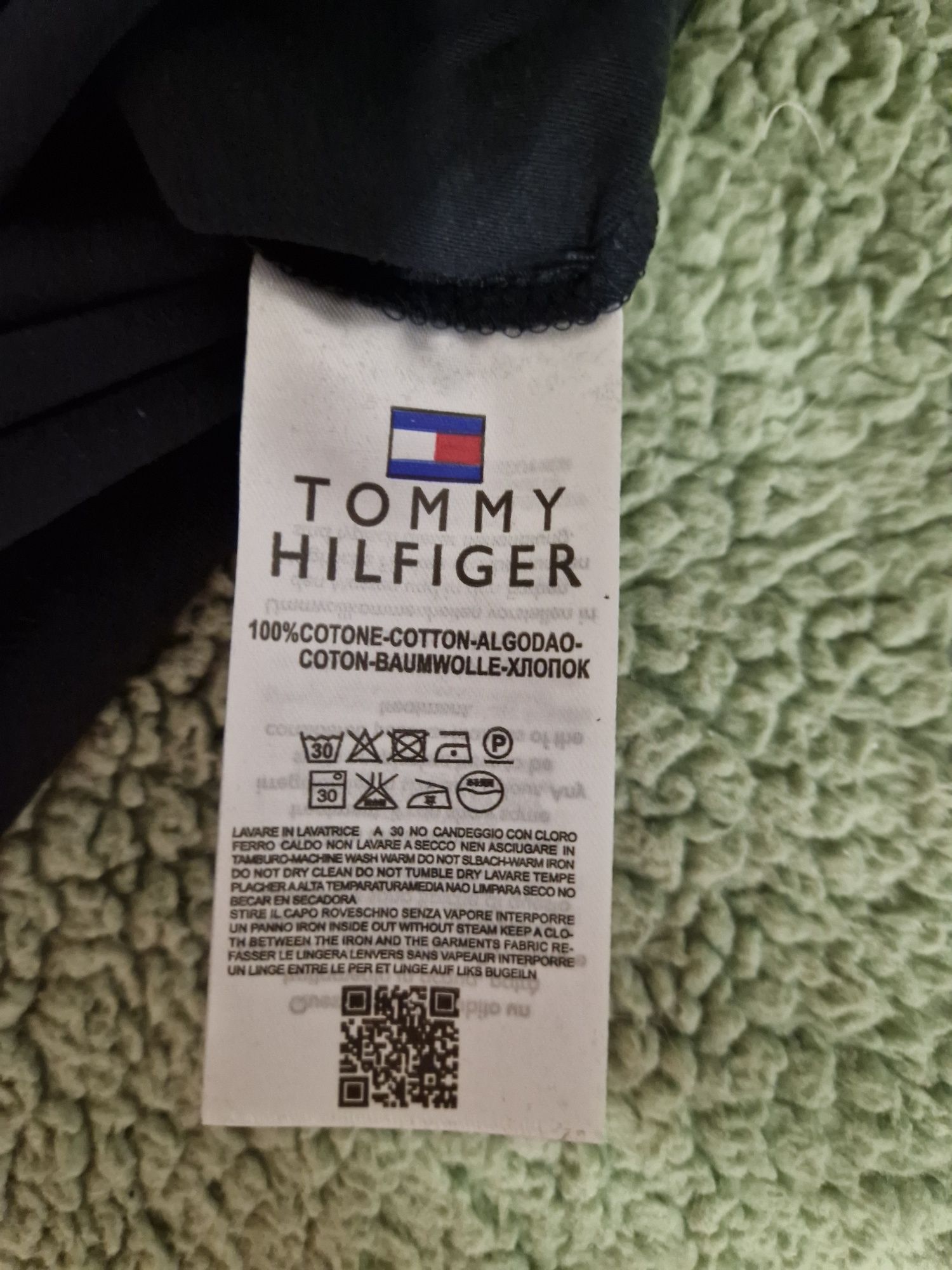 Granatowa koszulka Tommy Hilfiger M