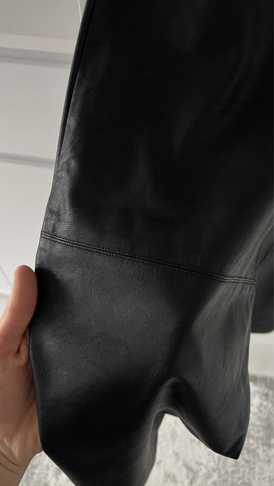 Кажаные штаны хс-с