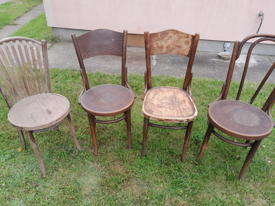 Komplet 4 krzeseł Thonet i stolik