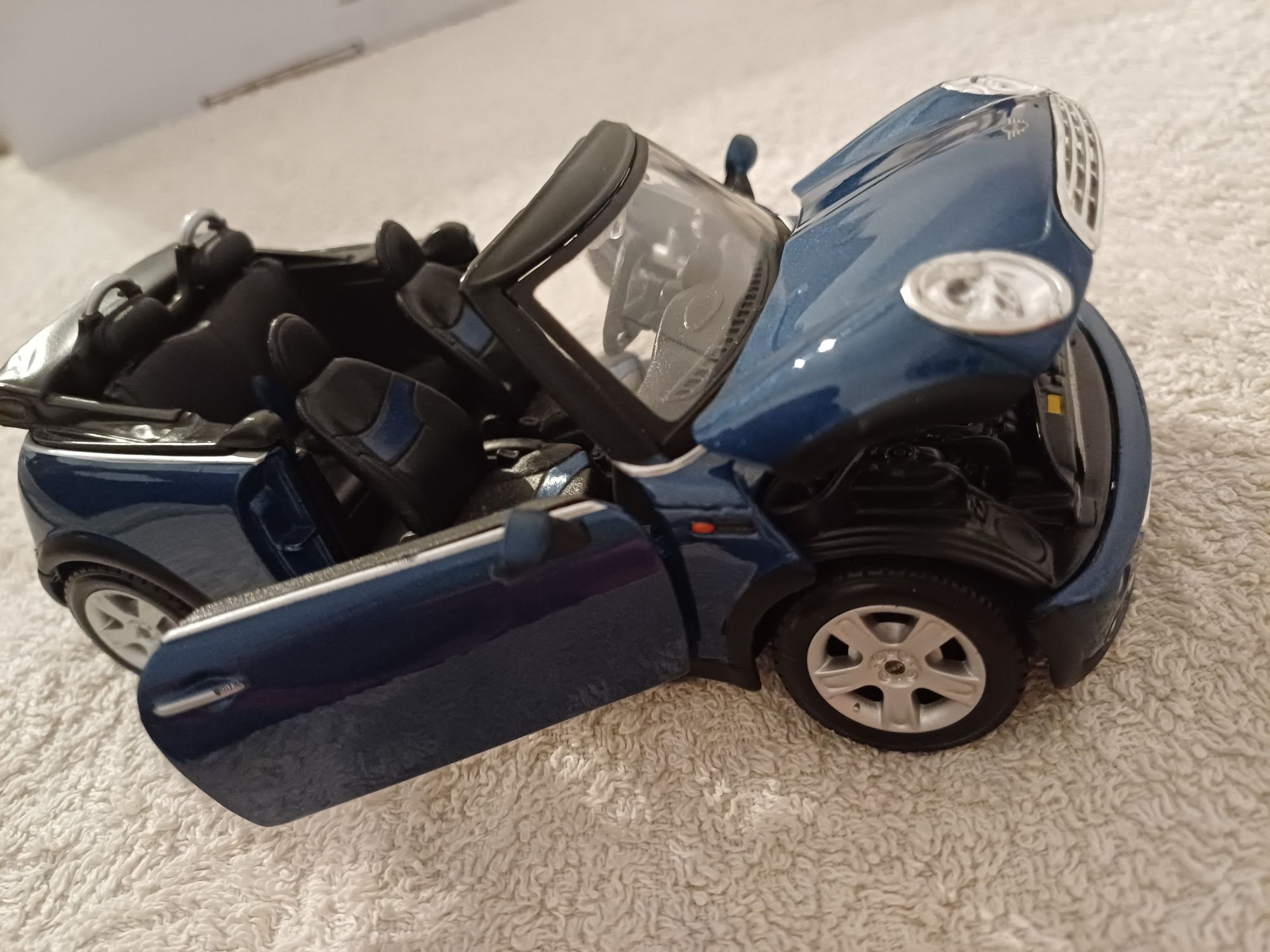 Maisto - Mini Cooper Cabrio 1/24