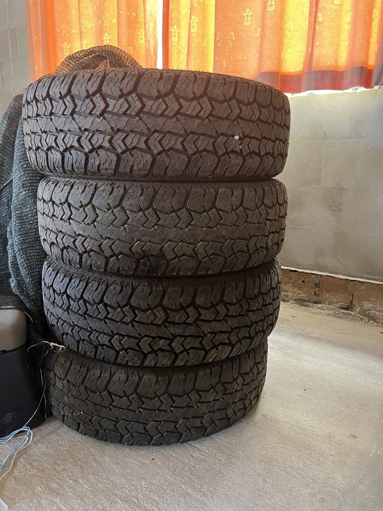 Продам резину 245/70R16