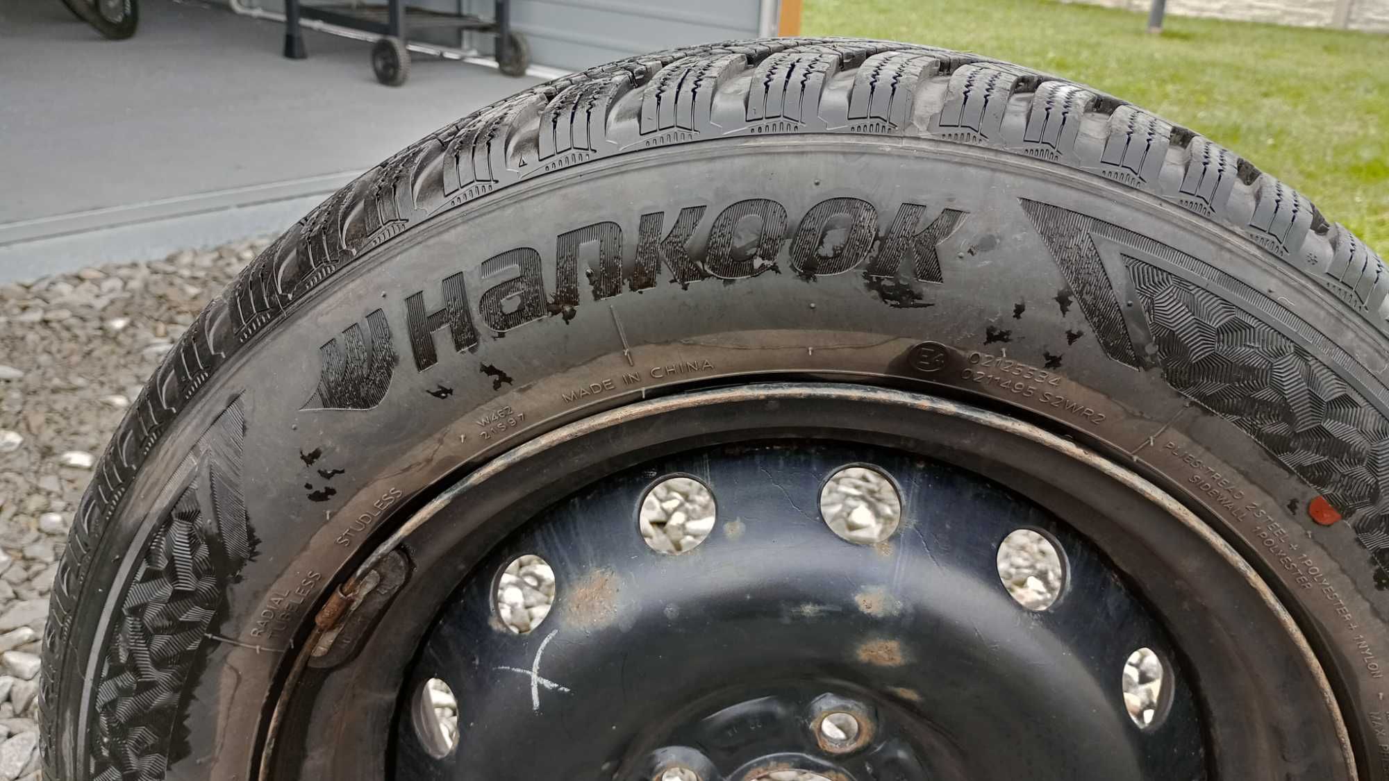Felgi stalowe 4x100 z oponami zimowymi Hankook 185/65/15 - komplet