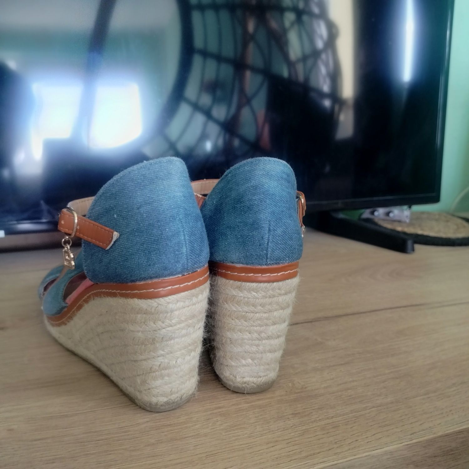 Buty damskie sandały Vices koturn 38